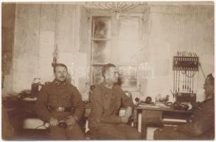 Osztrák-magyar telefon és távirda állomás, katonák / WWI Austro-Hungarian K.u.K. military, telegraph and phone station, soldiers. photo