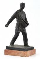 Paukert 1941 és LIL Zukov jelzéssel: Magot vető férfi szobor. Spiáter, márvány talapzaton, m: 32 cm