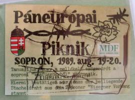 1989 Sopron, darab a vasfüggönyből, a Páneurópai piknik tanúsítványával és Magyar Demokrata Fórum bé...