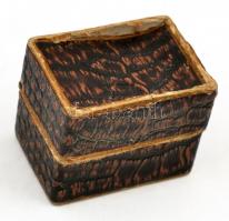 Arany, 9 K gyűrű saját dobozában 0,94 g