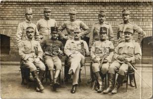 Osztrák-magyar katonák csoportképe / WWI K.u.K. (Austro-Hungarian) military, soldiers. photo (fa)