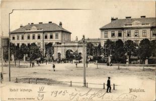 1905 Miskolc, Rudolf laktanya. Kiadja Ferenczi B.