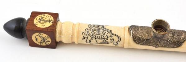 XIX. sz. vége, Kína: Ópiumpipa. Figurális faragványokkal díszített csont, fa, poncolt ezüst rátéttel...