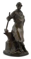 Wilhelm Zwick (1839-1916): Kovács, fémmunkás szobra. Ón. Jelzett, plusz Kayser jelzéssel is. / Statu...