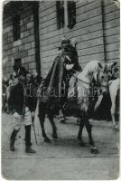 1917 Budapest, IV. Károly király koronázása. Erdélyi udv. fényképész felvétele (kopott sarkak / worn corners)