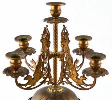 XIX. sz vége: Nagy méretű neobarokk gyertyatartó pár és kandallóóra szett. Festett porcelán, egy rep...