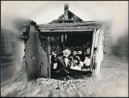 cca 1968 Csonka Béla (1938-2018) kaposvári fotóművész hagyatékából pecséttel jelzett vintage fotó, a magyar fotográfia avantgarde korszakából, 18x24 cm