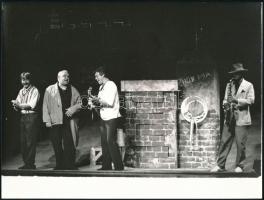 1987 Hofi Géza színművész próbán és előadáson, 3 db vintage fotó, az egyik feliratozva, 13x18 cm és 18x24 cm