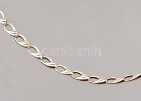 Ezüst(Ag) áttört mintás nyaklánc, jelzett, h: 46,5 cm, nettó: 4,6 g