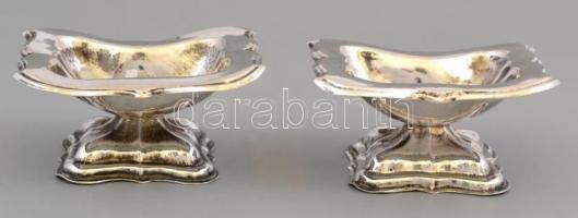 Ezüst(Ag) antik fűszertartó pár, jelzett, mesterjeggyel (LK), 6,5×5,3×3,2 cm, nettó: 44,9 g