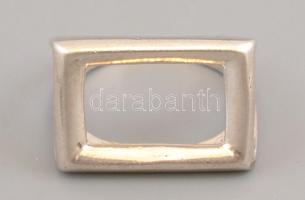 Ezüst(Ag) áttört téglalapos gyűrű, jelzett, méret: 55, nettó: 6,1 g