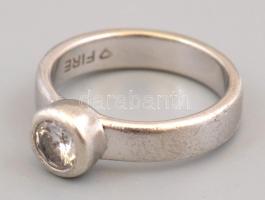 Ezüst(Ag) szoliter köves gyűrű, jelzett, méret: 56, nettó: 5,4 g