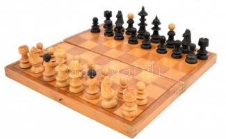 Fa sakk készlet. 30x30 cm