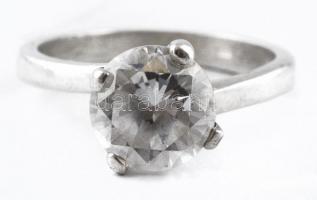 Ezüst(Ag) szoliter köves gyűrű, jelzett, méret: 53, bruttó: 3,3 g