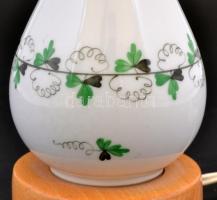 Herendi petrezselyem mintás porcelán lámpatest, búrával, kézzel festett, jelzett, fa talp, apró kopá...