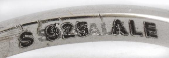 Ezüst(Ag) szíves, koronás gyűrű, Pandora jelzéssel, méret: 52, nettó: 1,4 g