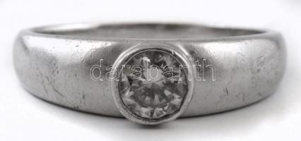 Ezüst(Ag) szoliter köves gyűrű, jelzett, méret: 67, bruttó: 6 g