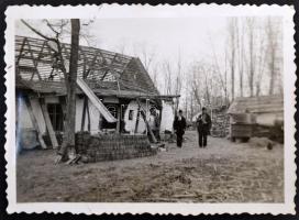 1941 Apostag, árvízi képek, megrongálódott épületek, gátszakadás, katonák, kubikosok, 24 db fotó, kö...