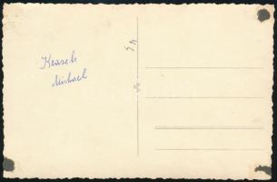 cca 1939-1944 Géppuskás német katona fotója, a zubbonyán a vaskereszt I. osztályával, fotólap, 13x8 ...