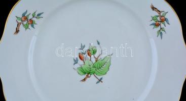 Herendi csipkebogyós süteményes készlet: 6 db kézzel festett tányér, jelzett, apró kopásnyomokkal, d...