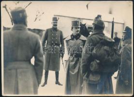 1916 IV. Károly király a fronton, katonákkal fotó / King Charles on the field 17x12 cm