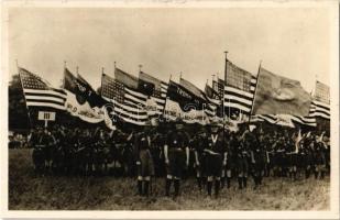 1933 Gödöllő, Cserkész Jamboree, amerikai cserkészcsapat zászlókkal / World Jamboree, American (US) scouts