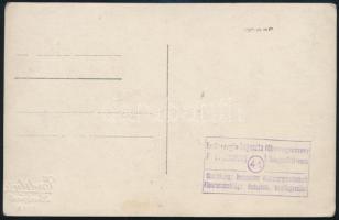 1914 Auguszta főhercegasszony és a betegszállító vonat személyzete, a katonák között egy karddal, eg...