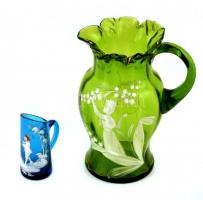 Kézzel festett zöld üveg kancsó. Szakított üveg. + kézzel festett, figurás kék kiöntő (kopásokkal) Hibátlan 17 cm, 8 cm
