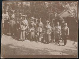 1917 Tisztek és nővérek, fotó, 1917. május 29. Velki Dol., vágott, 8x6 cm