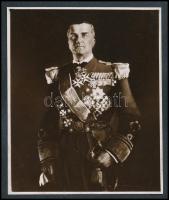 cca 1920-1940 Horthy Miklós (1868-1957) kormányzó portréfényképe, kartonlapon, 8x7 cm
