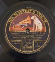 15 db gramofon lemez két tartóban. HMV