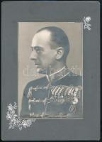 cca 1920-1930 Katonatiszt nagytársasági egyenruhás fotója, kitüntetésekkel, fotó kartonon, 17x11 cm