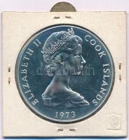 Cook-szigetek 1973. 2D Ag "II. Erzsébet / A koronázás 20. évfordulójára" lezárt tokban T:BU fo. Cook Islands 1973. 2 Dollars Ag "Elizabeth II / 20th anniversary oöf the coronation" in closed case C:BU spotted Krause KM#8