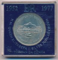 Szent Ilona-sziget 1977. 25p Cu-Ni II. Erzsébet / Ezüst jubileum / Tristan Da Cunha műanyag tokban T:1- fo. St. Helena 1977. 25 pence Cu-Ni Elizabeth II / Silver Jubilee / Tristan Da Cunha in plastic case C:AU spotted Krause KM#5