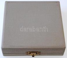 Csíkszentmihályi Róbert (1940-) 1973. "Városunkért / Április 15 Békés Város" Br emlékérem ...