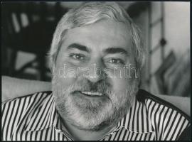 Utassy József költő, műfordító (1941-2010), Erdei Katalin 3 db pecséttel jelzett fotója, 13×18 cm