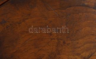 Fa doboz rekeszekkel, fém szegéllyel, kulcs nélkül, hibákkal, 37×24×12 cm