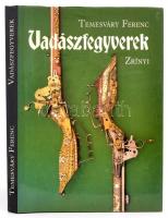 Temesváry Ferenc: Vadászfegyverek. Budapest, 1992, Zrínyi Kiadó. Félvászon kötés, kiadói papír védőborítóban, jó állapotban