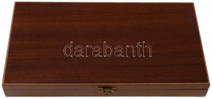 1979-1980. Az Állami Pénzverő által kiadott teljes ezüst (0.835) bélyegérem gyűjtemény fa dísztokban...