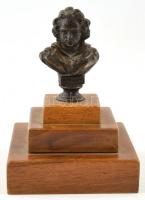 Beethoven bronz szobrocska, fa talapzaton. 11 cm