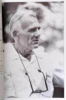 Dr. Gömör Béla: Ők huszonketten. Orvosok az élsportban. Budapest, 2001, magánkiadás. Kartonált kötés...