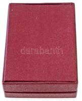 ~1970. "A közlekedés kiváló dolgozója" zománcozott kitüntetés tokban, miniatűrrel T:1-