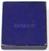 1944. "Ganz T. E. - 1944. III. 15. VI." zománcbetétes fém díjplakett, hatodik helyezett sz...