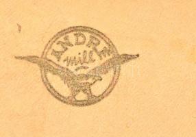 André Mill feliratú, kitárt szárnyú sas logóval díszített kartondoboz, 7x11x2 cm