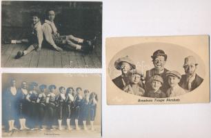 13 db RÉGI motívum képeslap: cirkusz / 13 pre-1945 motive postcards: circus acrobats