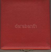 1979. Munkásőr kitüntetés, eredeti tokban, adományozó oklevéllel T:2