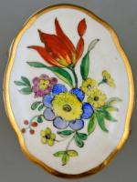 Bereznay W. Vilma: virágmintás, aranyozott, lábas cukordobozka. Kézzel festett, jelzett, kopásokkal ...