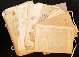 1850-1946 170 db érdekes okmány, kétharmaduk okmánybélyeggel, a többi pecséttel. Szép anyag, érdemes megnézni!