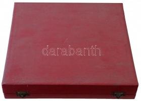 ~1970. "BM Határőrség" jelzett hollóházi porcelán plakett eredeti dísztokban (151x158mm) T...