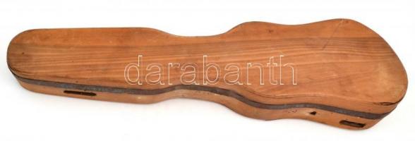 Felnőtt hegedű két vonóval, kissé hiányos. Sérült fa tokban 75 cm